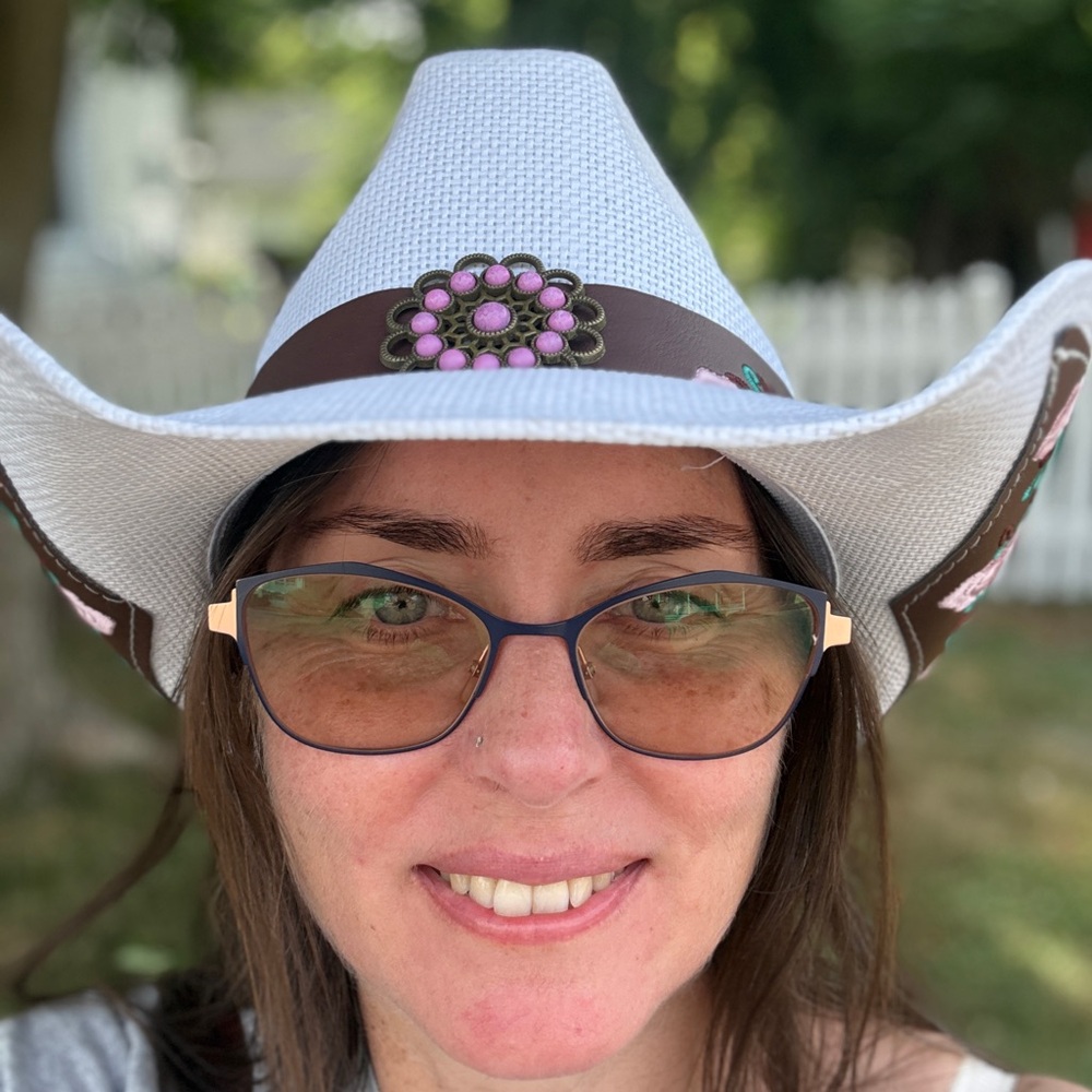 Meet your Posher, D’Arcy